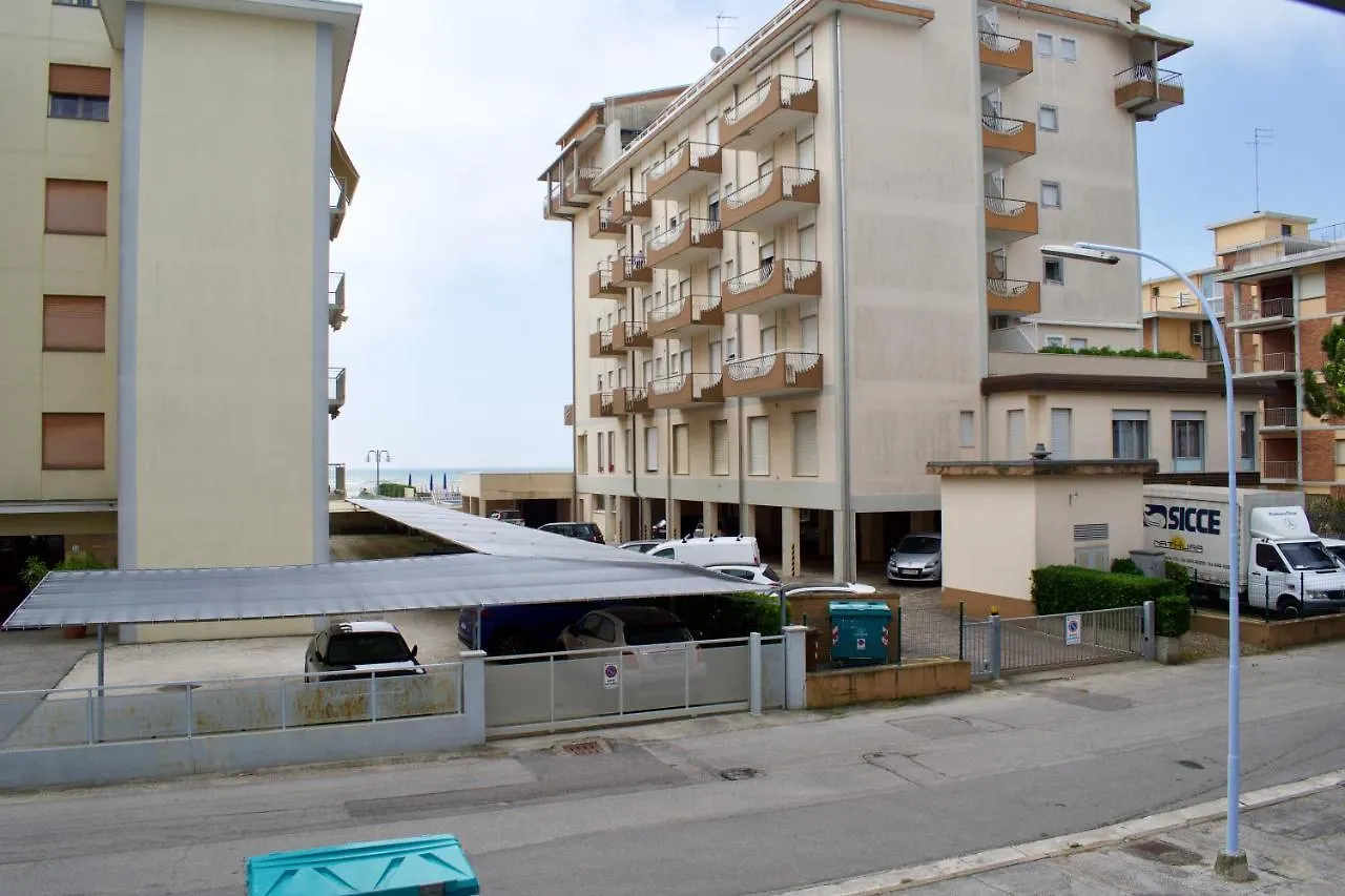 Appartamento Saturno N. 18 - Vista Mare - 4° Piano Con Ascensore Lido di Jesolo Apartamento